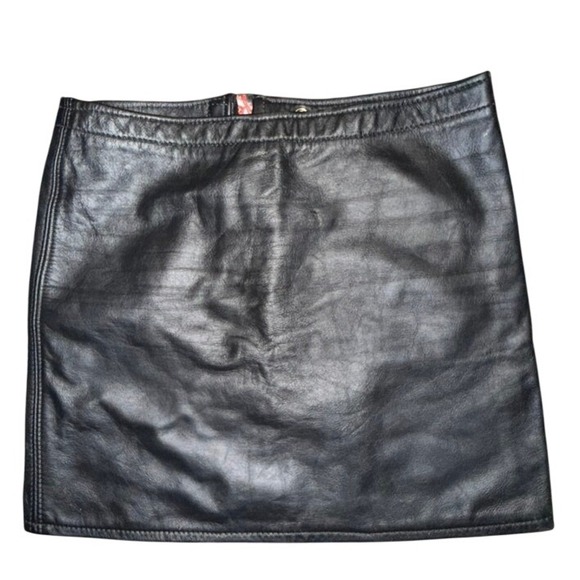 Unknown Dresses & Skirts - Vintage Genuine Leather Mini Skirt Black Soft‎ Leather Back Zip 28" Waist